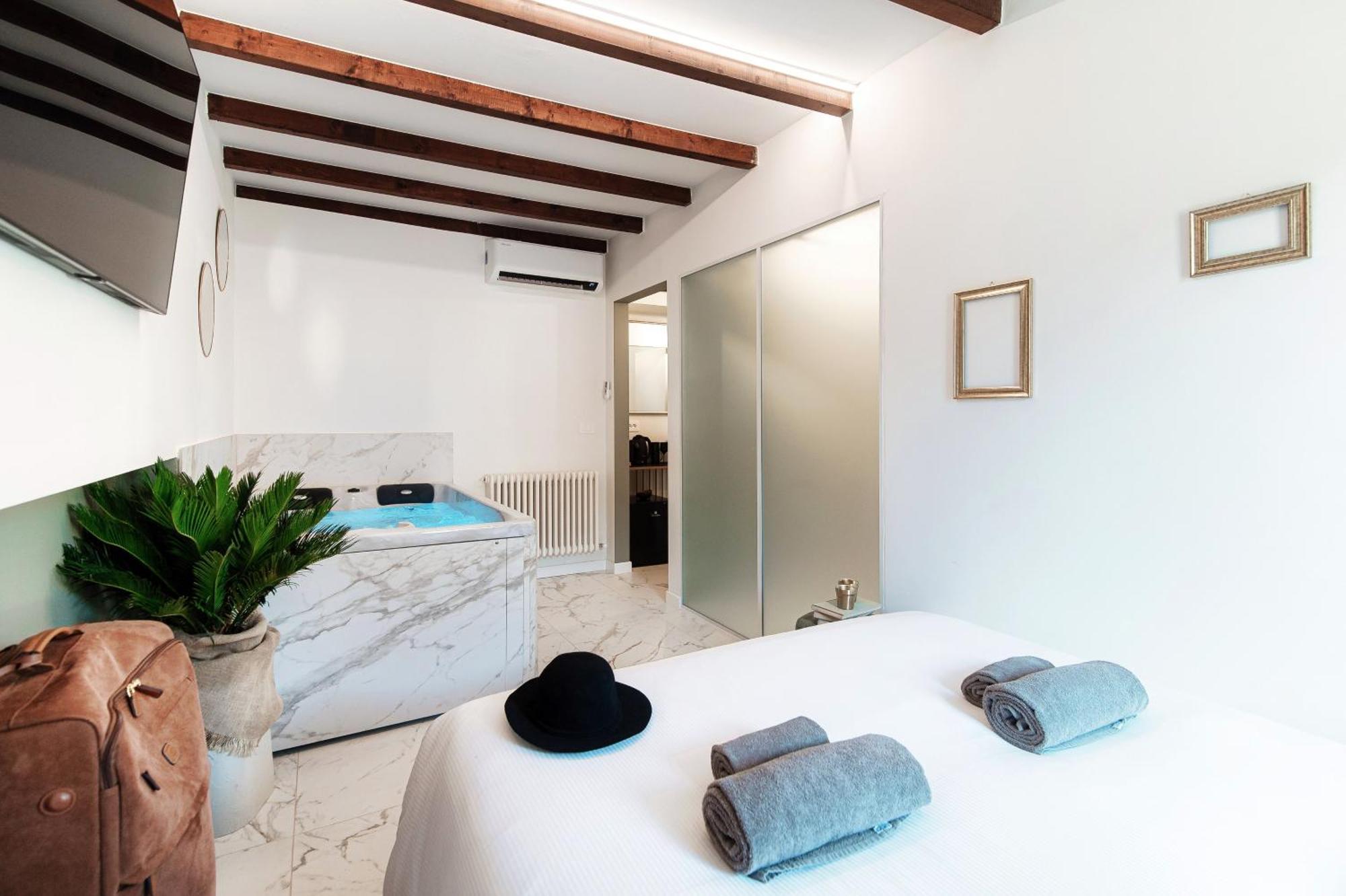 Sahara & Amazzonia Luxury Rooms- The House Of Travelers Como Exterior photo