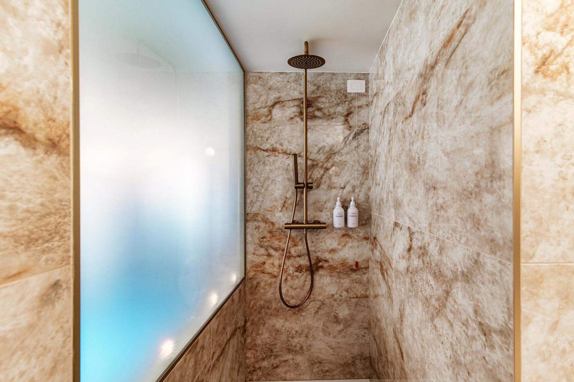 Sahara & Amazzonia Luxury Rooms- The House Of Travelers Como Exterior photo