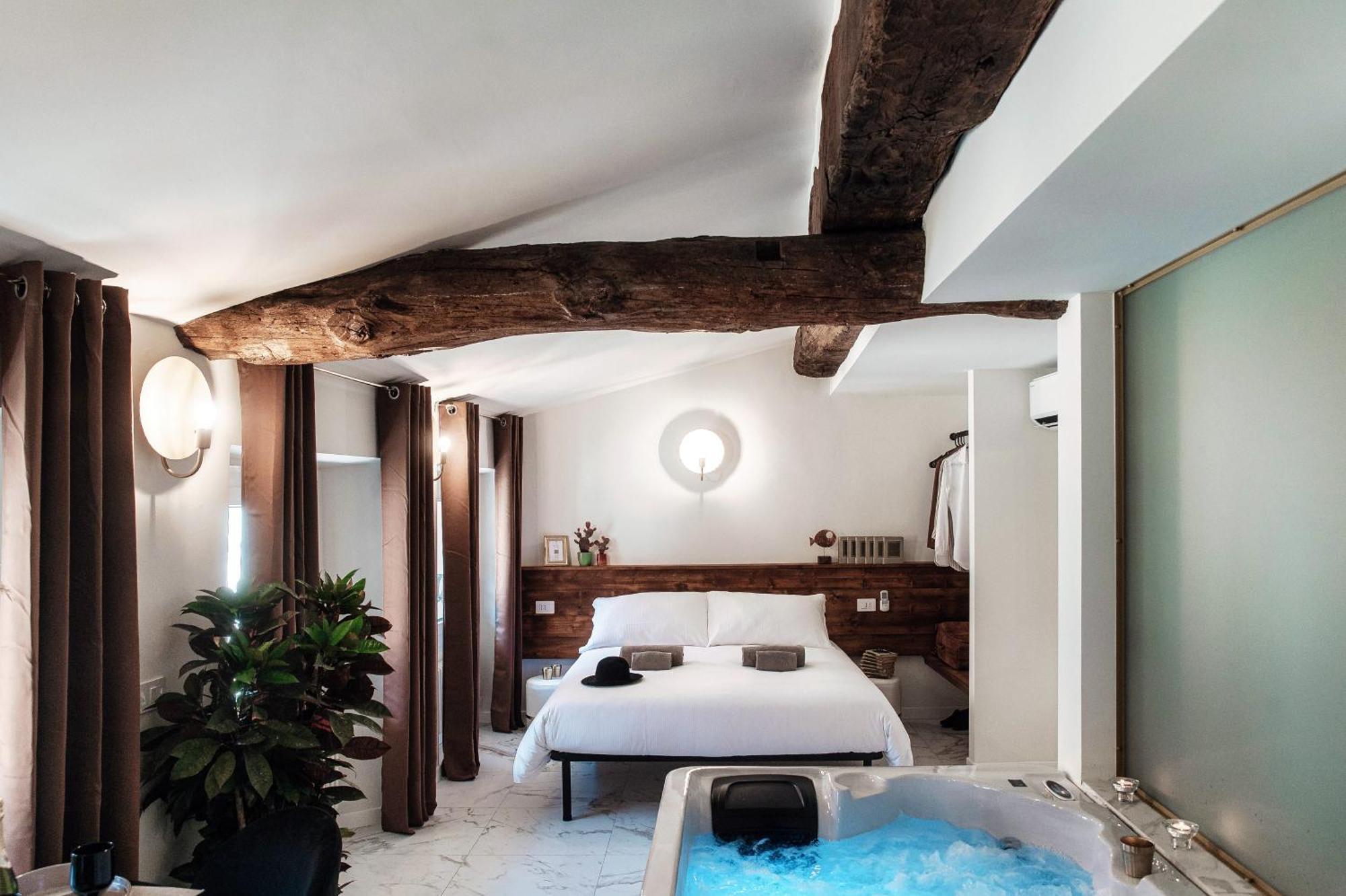 Sahara & Amazzonia Luxury Rooms- The House Of Travelers Como Exterior photo